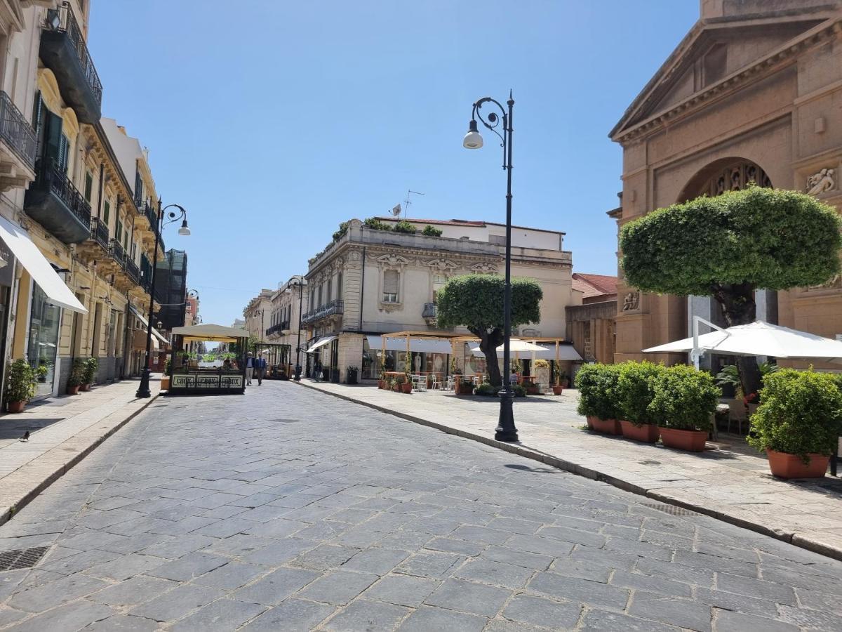 Loft Magna Grecia Reggio Calabria Centro Storico A 3 Minuti A Piedi Dal Mare Reggio di Calabria Exterior foto